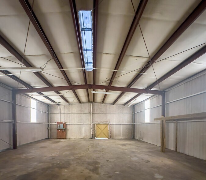 More Photos Of 10202 Mula Cir, Stafford Warehouse For Lease