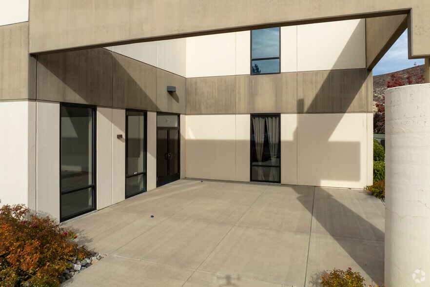 More Photos Of 895 Maestro Dr, Reno Distribution For Sale