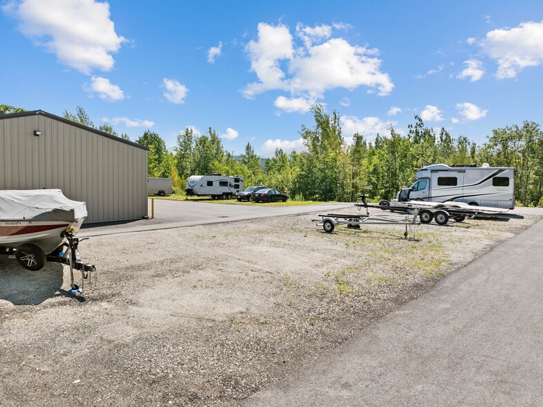 More Photos Of 30 Waterford Pl, Laconia Self Storage For Sale