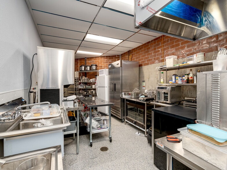 More Photos Of 10189 SE Sunnyside Rd, Clackamas Carwash For Sale