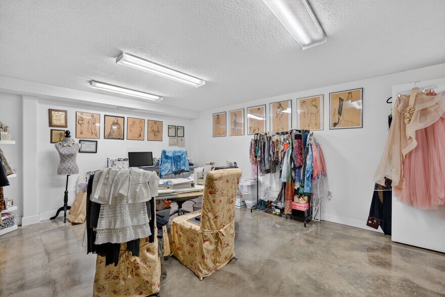 More Photos Of 2202-2204 W 78th St, Hialeah Warehouse For Sale