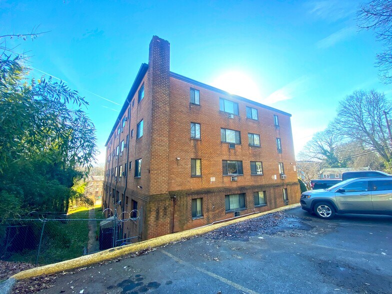 More Photos Of 3901 53rd St, Bladensburg Apartments For Sale