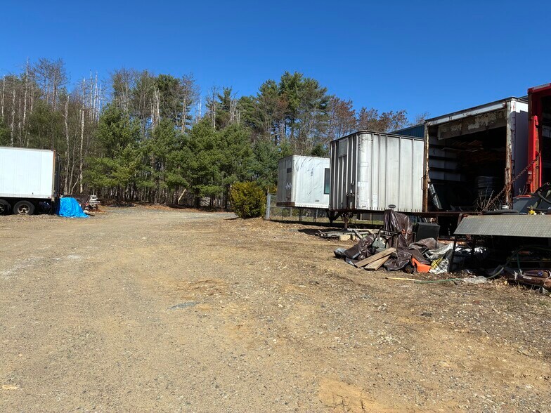 More Photos Of 185 Lafayette Rd, North Hampton Warehouse For Lease