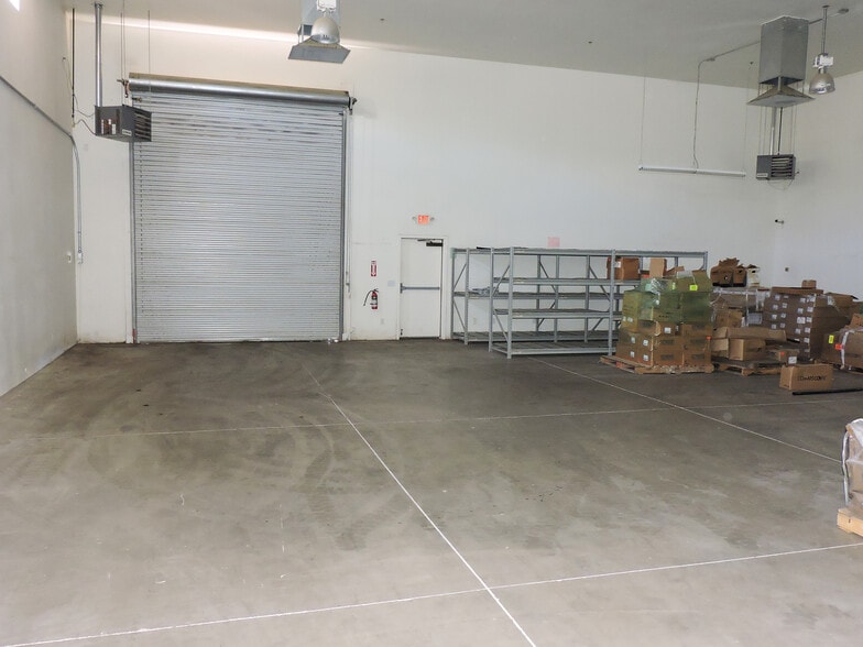 More Photos Of 500 S Willard St, Cottonwood Distribution For Lease