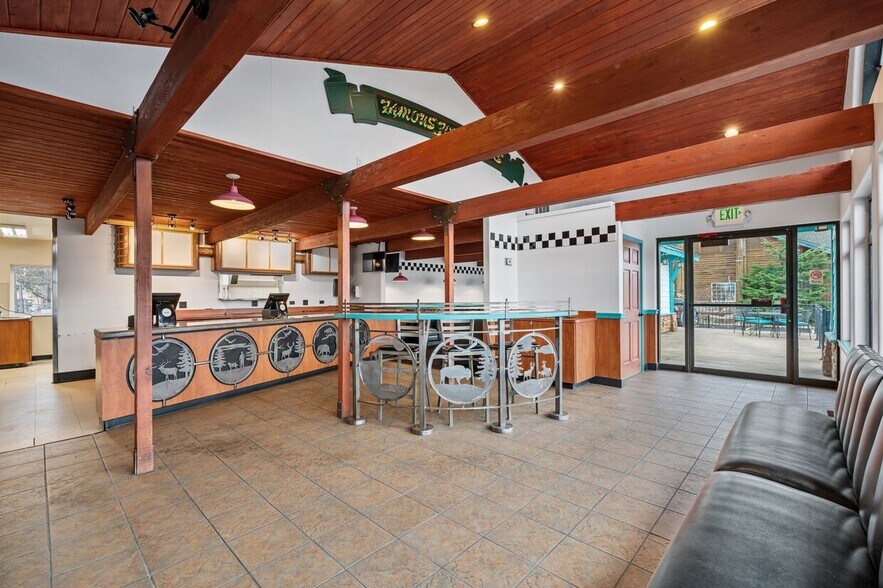 More Photos Of 1301 US-2 Hwy, Sandpoint Fast Food For Lease