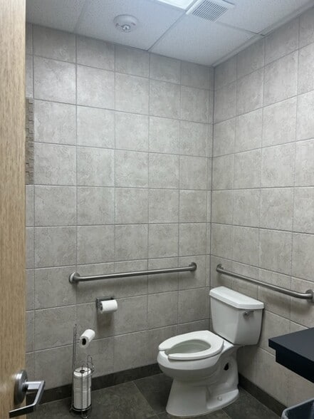 More Photos Of 6833 W Sam Houston Pky S, Houston Storefront Retail Office For Sale