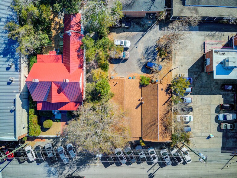 More Photos Of 123 S Cedar St, Summerville Storefront For Lease