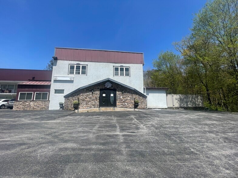 More Photos Of 11979 William Penn Hwy, Huntingdon Hotel For Sale