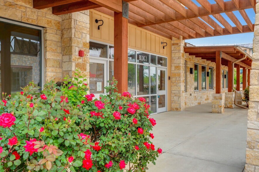 More Photos Of 333 US HWY 290 E, Dripping Springs Unknown For Lease