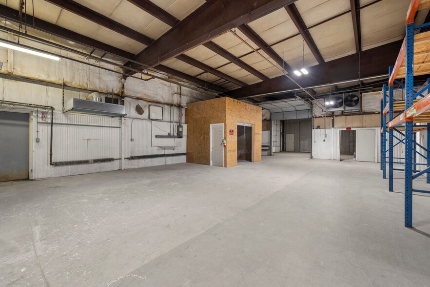More Photos Of 597 Winthrop St, Taunton Manufacturing For Sale