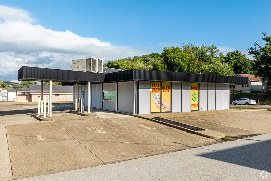 More Photos Of 226 Washington St, Newell Bank For Sale