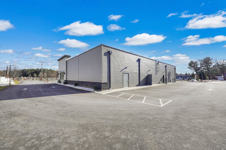 More Photos Of 212 Southampton Rd, Westfield Freestanding For Lease