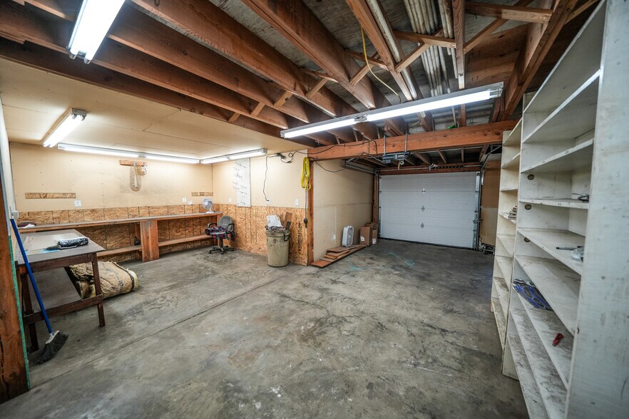 More Photos Of 10 Main S st, Pierce General Retail For Sale