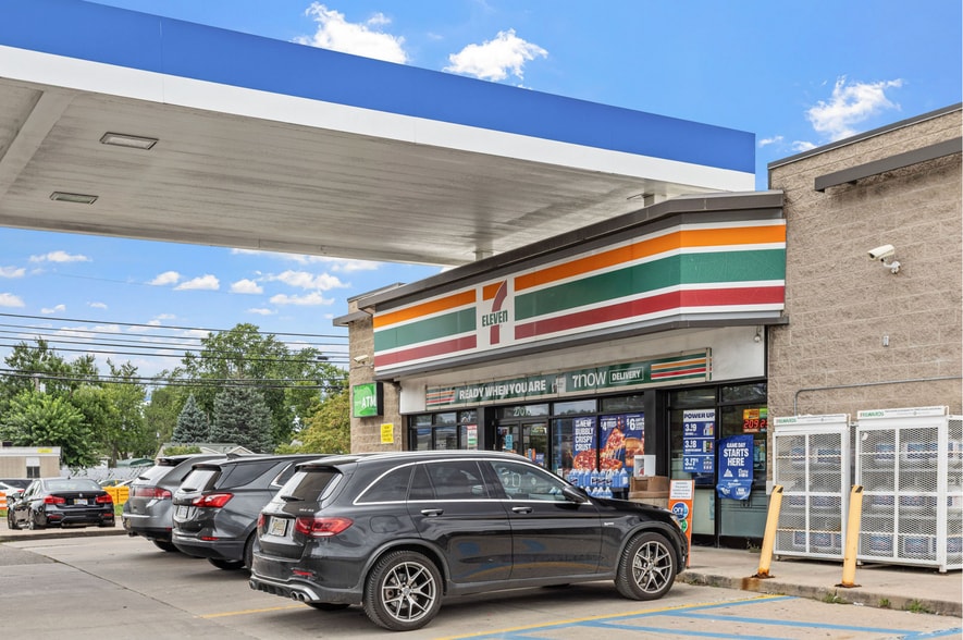 More Photos Of 27010 Dequindre Rd, Warren Convenience Store For Sale