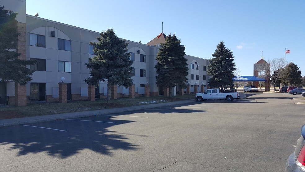 More Photos Of 1244 Canterbury Rd, Shakopee Hotel For Lease