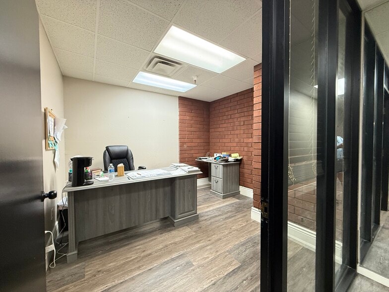 More Photos Of 3250 N Colorado St, Chandler Warehouse For Lease