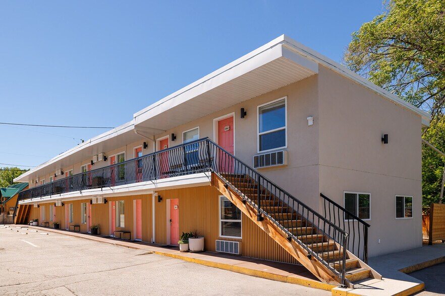 More Photos Of 4201 Skaha Lake Rd, Penticton Hotel For Sale