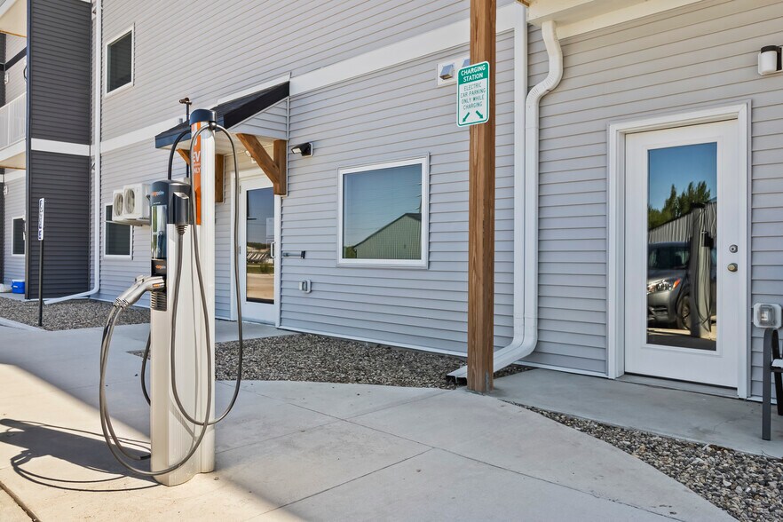 More Photos Of 120 & 124 W Hatting St, Luverne Apartments For Sale