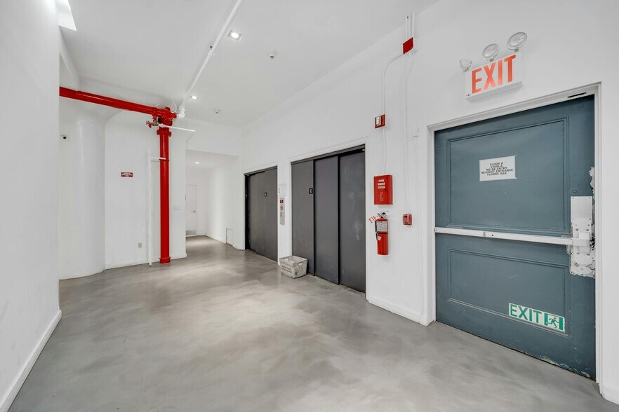 More Photos Of 545 W 45th St, New York Loft Creative Space For Lease