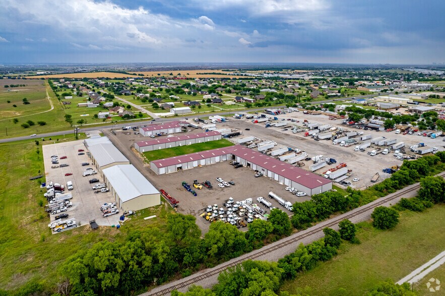 More Photos Of 12509 N Saginaw Blvd, Fort Worth Unknown For Lease