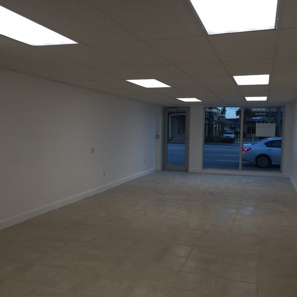 More Photos Of 401-405 E Hallandale Beach Blvd, Hallandale Beach General Retail For Lease