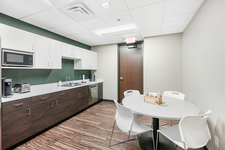 More Photos Of 13100 Wayzata Blvd, Minnetonka Office For Lease