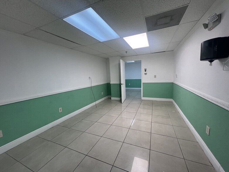 More Photos Of 4445 W 16th Ave, Hialeah Office Residential For Lease