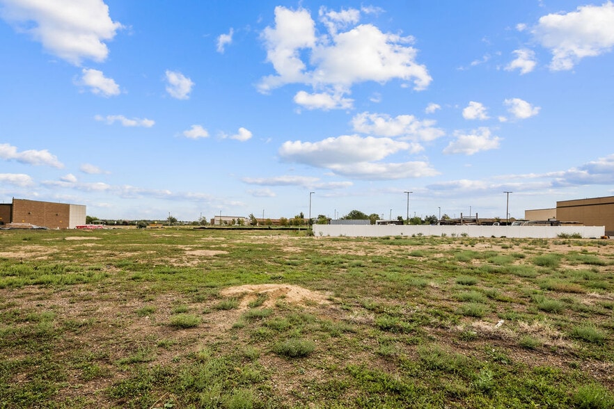 More Photos Of 806 Salida Way, Aurora Warehouse For Lease