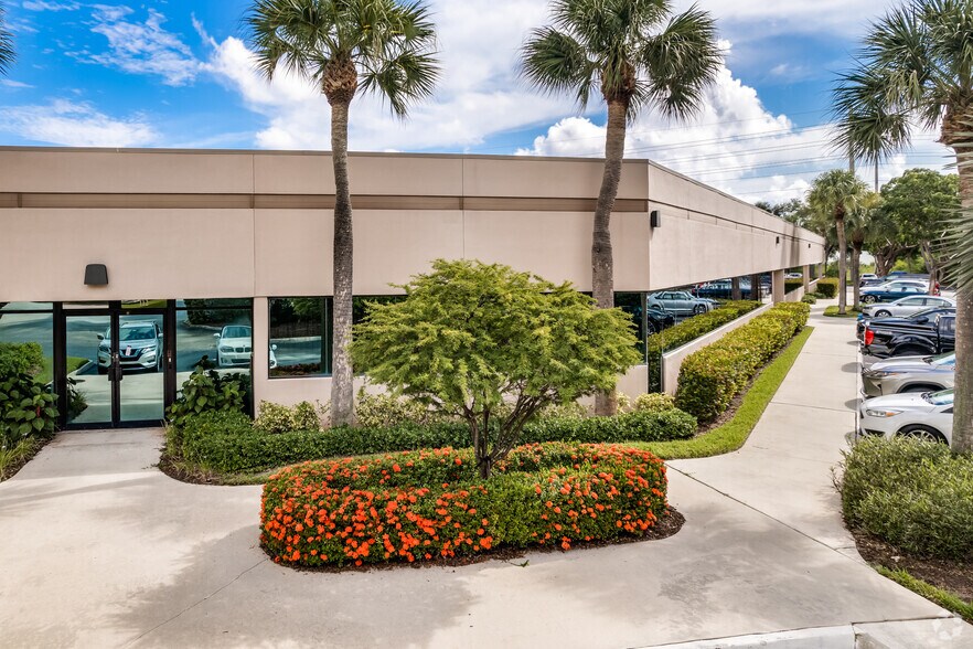 More Photos Of 751 Park of Commerce Dr, Boca Raton Research And Development For Lease