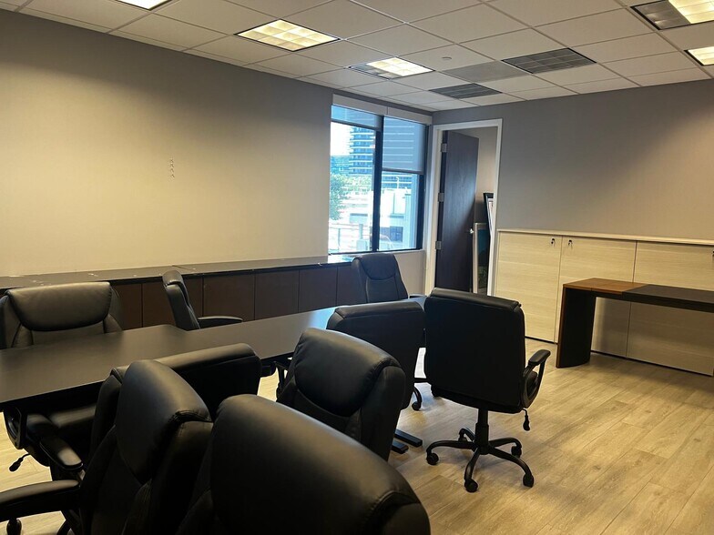 More Photos Of 1000 brickell Ave, Miami Office For Lease