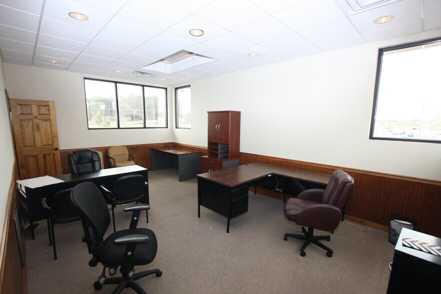 More Photos Of 150 Felton Dr, Rockmart Auto Dealership For Sale