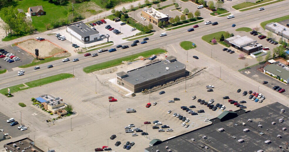 More Photos Of 10-90 N Groesbeck Hwy, Mount Clemens Unknown For Lease