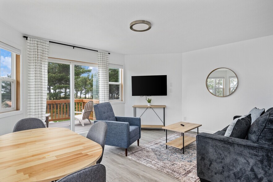 More Photos Of Ocean Rogue Inn, Rockaway Beach Hospitality For Sale