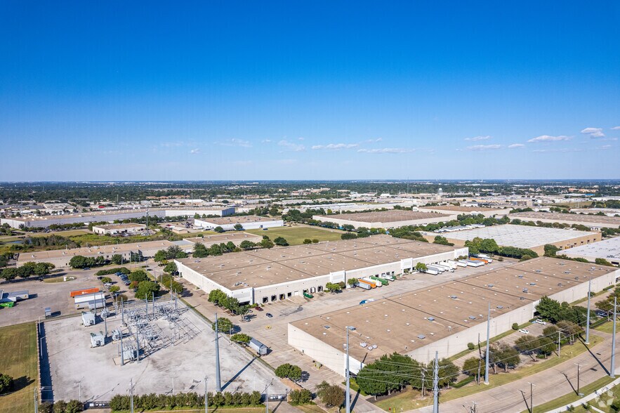 More Photos Of 3102 S Miller Park Dr, Garland Warehouse For Lease