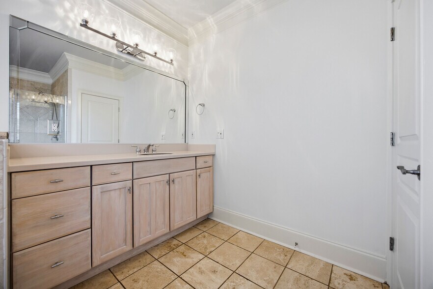 More Photos Of 574 East Ave NE, Atlanta Multifamily For Sale