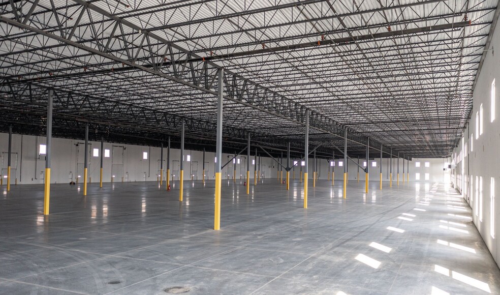 More Photos Of 11500 E 146th St, Noblesville Unknown For Lease