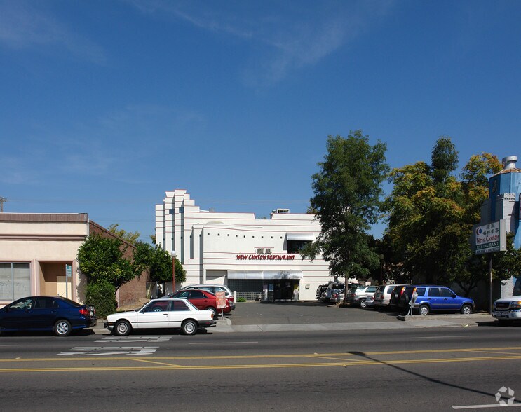 More Photos Of 2523 Broadway, Sacramento Restaurant For Sale