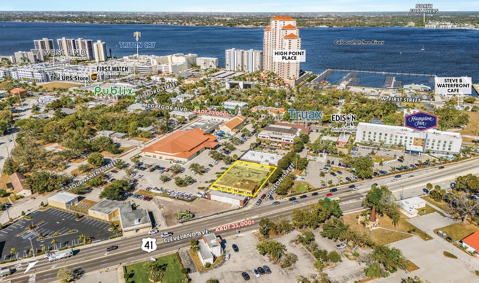 More Photos Of 2142-2158 Johnson St, Fort Myers Office For Lease