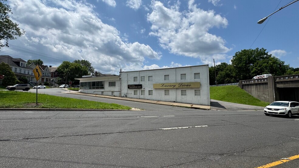 More Photos Of 333 Morris St, Phillipsburg Storefront For Sale