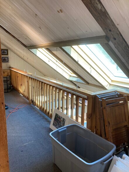 More Photos Of 11 Ocean Ave, Kennebunkport Storefront For Sale