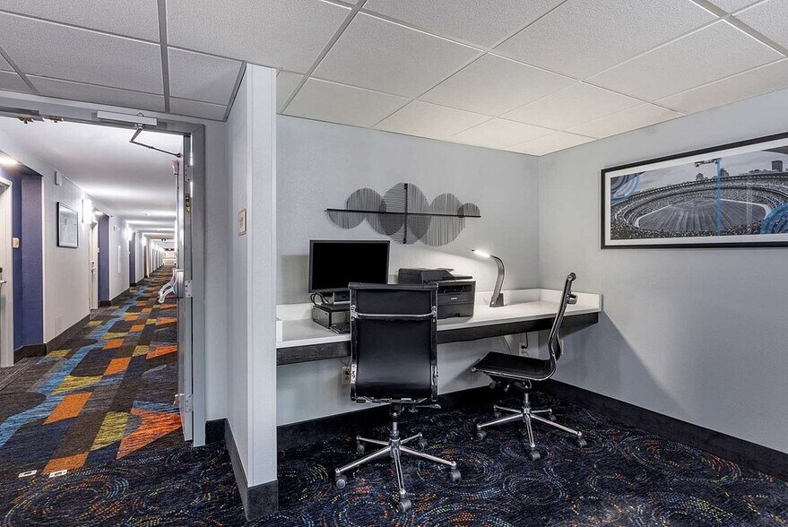 More Photos Of 12220 Dorsett Rd, Maryland Heights Hotel For Sale