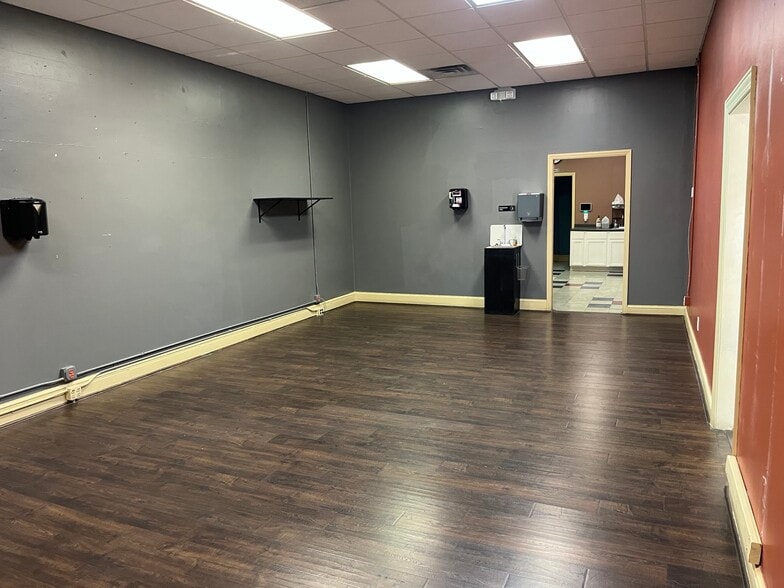 More Photos Of 615 N Liberty St, Winston-Salem Office For Lease