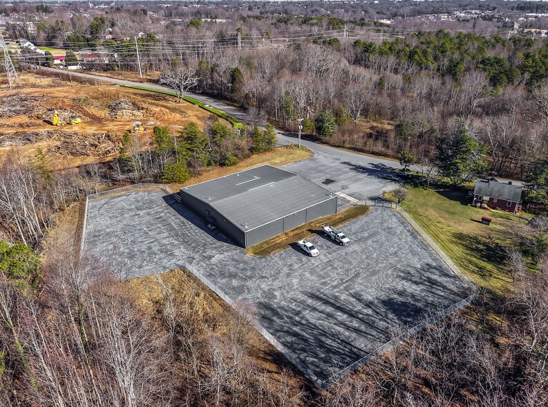 More Photos Of 1242 13th St SW, Hickory Manufacturing For Sale