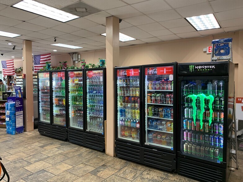 More Photos Of 12666 State Highway 31 W, Tyler Storefront For Sale