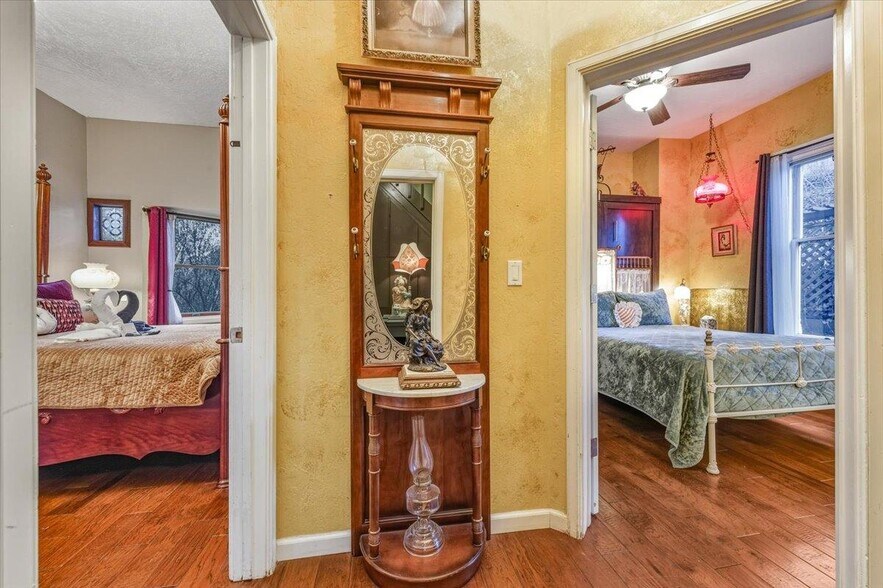 More Photos Of 301-317 S Pine St, Nevada City Hotel For Sale