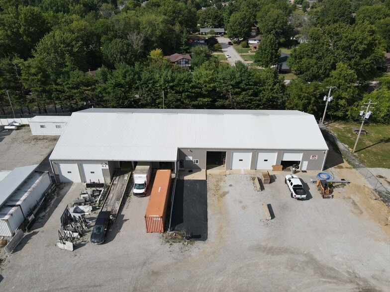 More Photos Of 5921 Gateway Industrial Dr, Belleville Warehouse For Sale