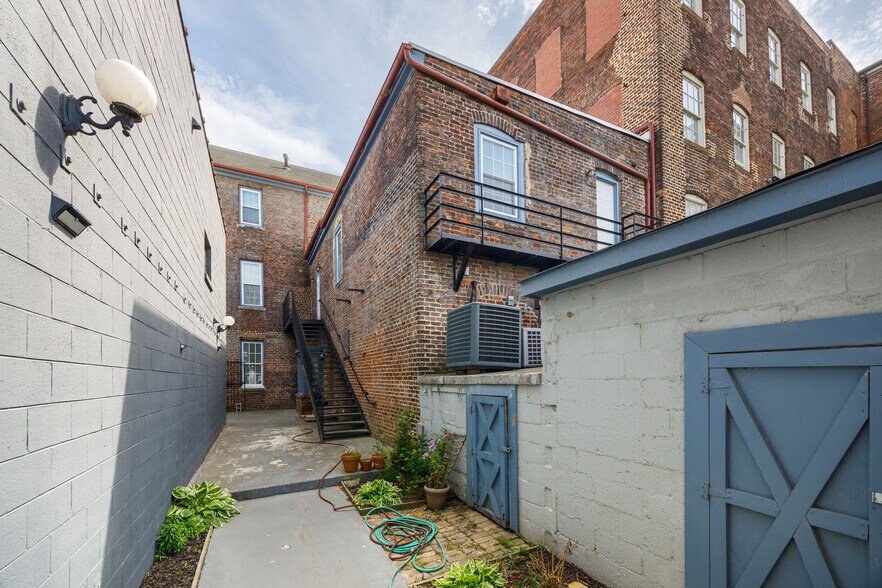 More Photos Of 23-25 W Old St, Petersburg Apartments For Sale