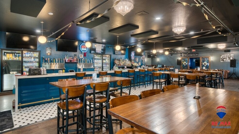 More Photos Of 5201 S Douglas Hwy, Gillette Bar For Sale