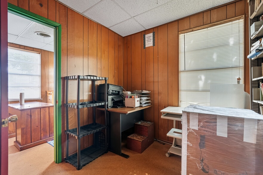 More Photos Of 1510 Portland Ave, Abilene Lodge Meeting Hall For Sale