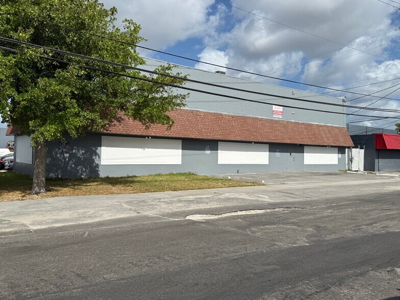 More Photos Of 5801 Plunkett St, Hollywood Warehouse For Lease